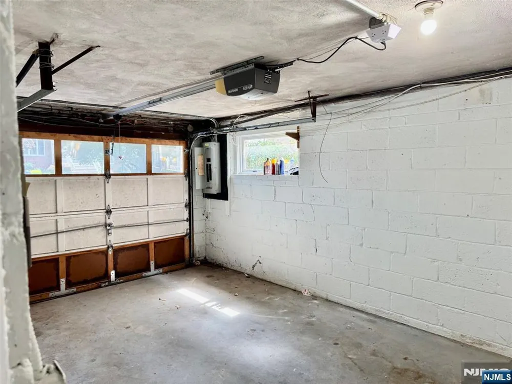 2465 Camner Street Fort Lee, NJ 07024