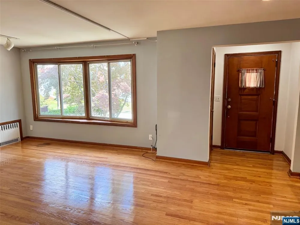 2465 Camner Street Fort Lee, NJ 07024