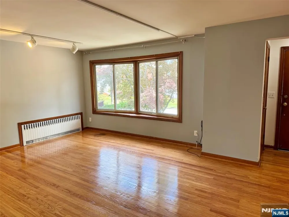 2465 Camner Street Fort Lee, NJ 07024