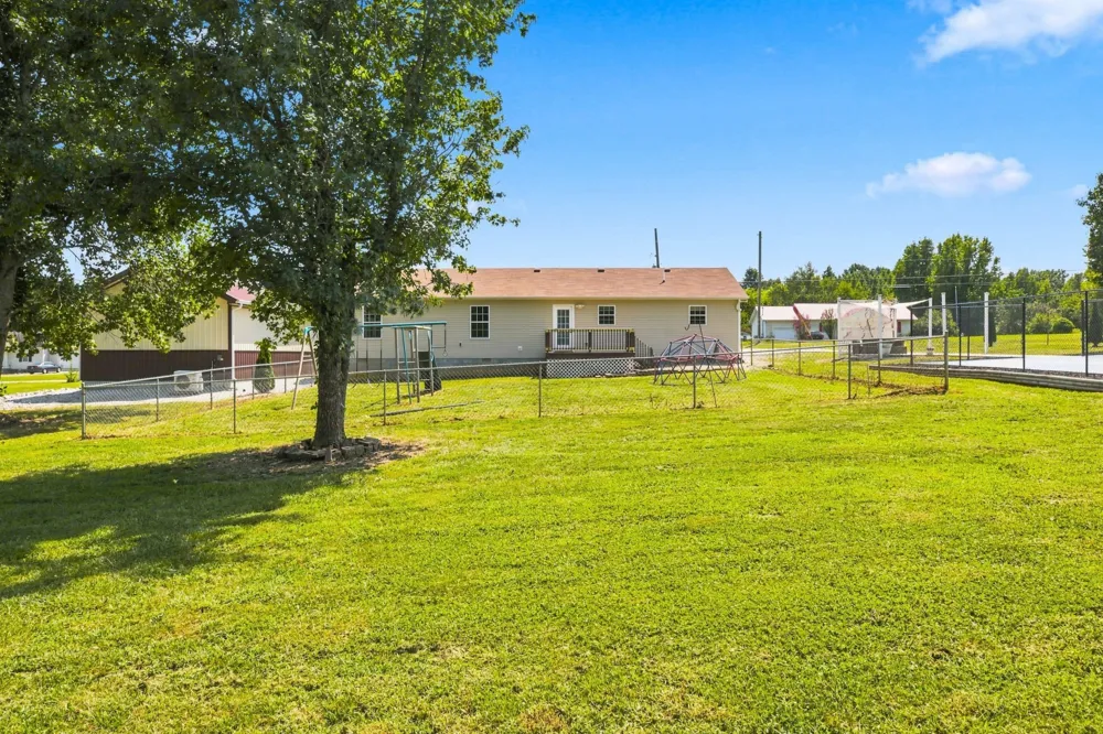 870 Newt Vanattia Rd Hillsboro, TN 37342
