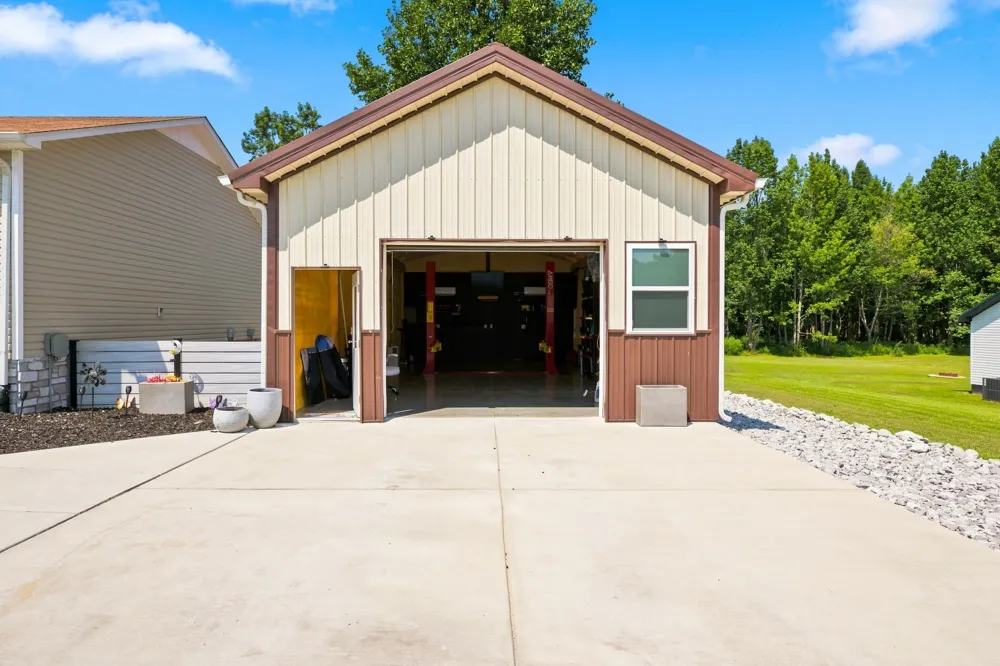 870 Newt Vanattia Rd Hillsboro, TN 37342