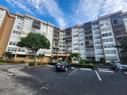 1000 St Charles Place