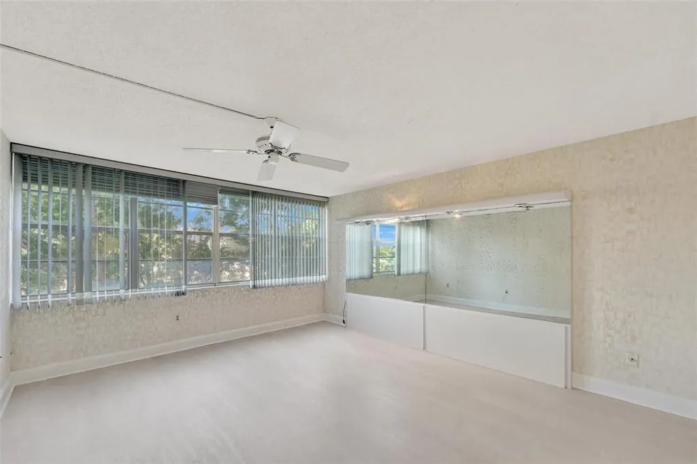 1000 St Charles Place #305 Pembroke Pines, FL 33026
