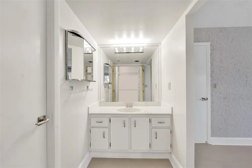 1000 St Charles Place #305 Pembroke Pines, FL 33026