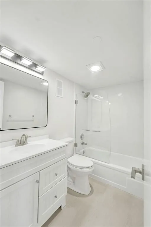 1000 St Charles Place #305 Pembroke Pines, FL 33026