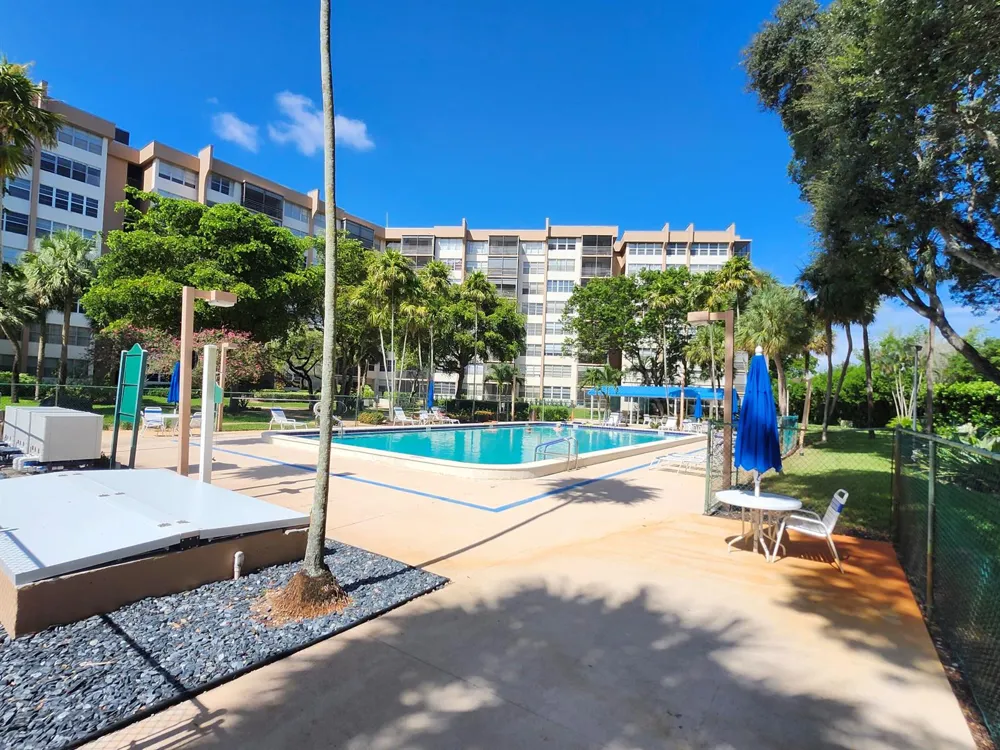 1000 St Charles Place #305 Pembroke Pines, FL 33026