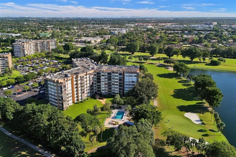 1000 St Charles Place #305 Pembroke Pines, FL 33026