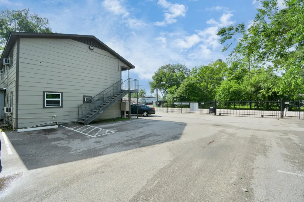 9211 Green River Drive #12 Houston, TX 77078