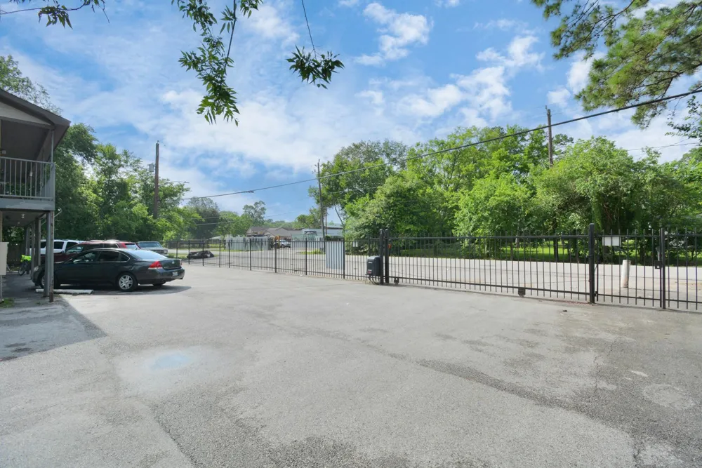 9211 Green River Drive #12 Houston, TX 77078