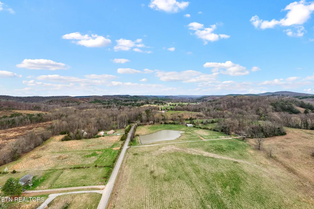 4 N Nopone Valley Rd Decatur, TN 37322