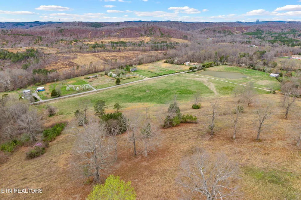 4 N Nopone Valley Rd Decatur, TN 37322