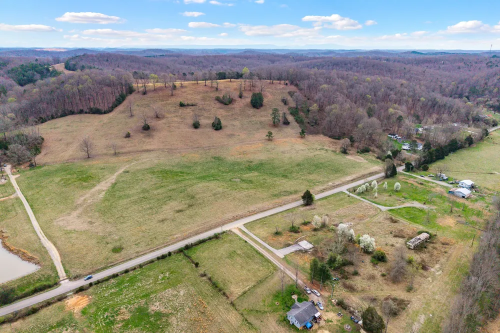 8 N Nopone Valley Road Decatur, TN 37322