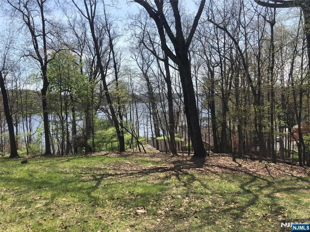 13 Maine Street Jefferson Township, NJ 07849