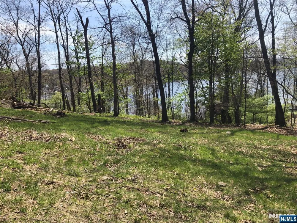 13 Maine Street Jefferson Township, NJ 07849