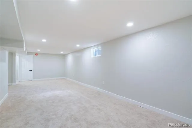 562 Lima Street Aurora, CO 80010
