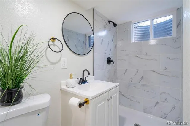 562 Lima Street Aurora, CO 80010