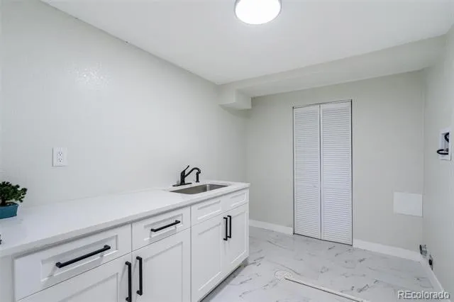 562 Lima Street Aurora, CO 80010