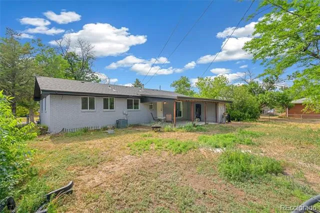 562 Lima Street Aurora, CO 80010