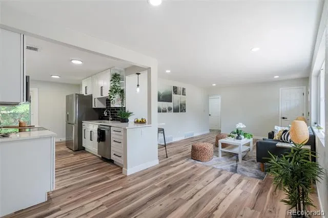562 Lima Street Aurora, CO 80010