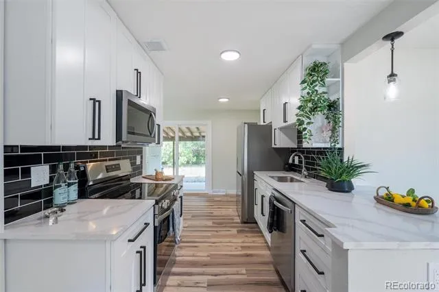 562 Lima Street Aurora, CO 80010