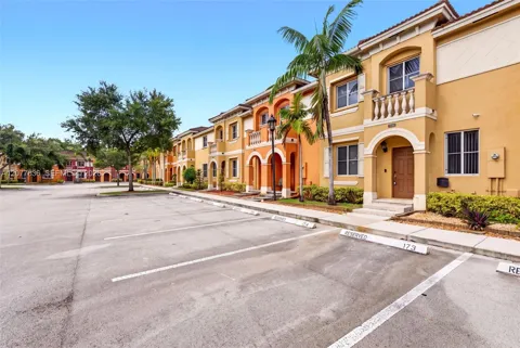 1820 SW 89th Ter