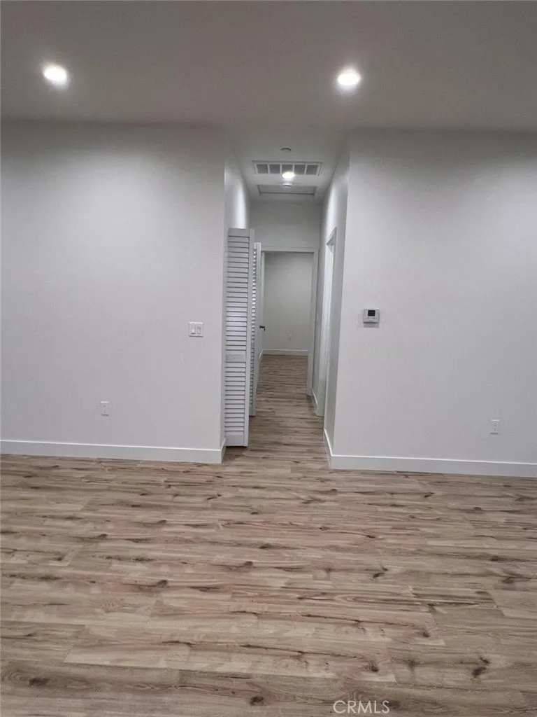 20517 Gault Street Los Angeles, CA 91306