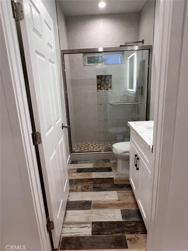 20517 Gault Street Los Angeles, CA 91306