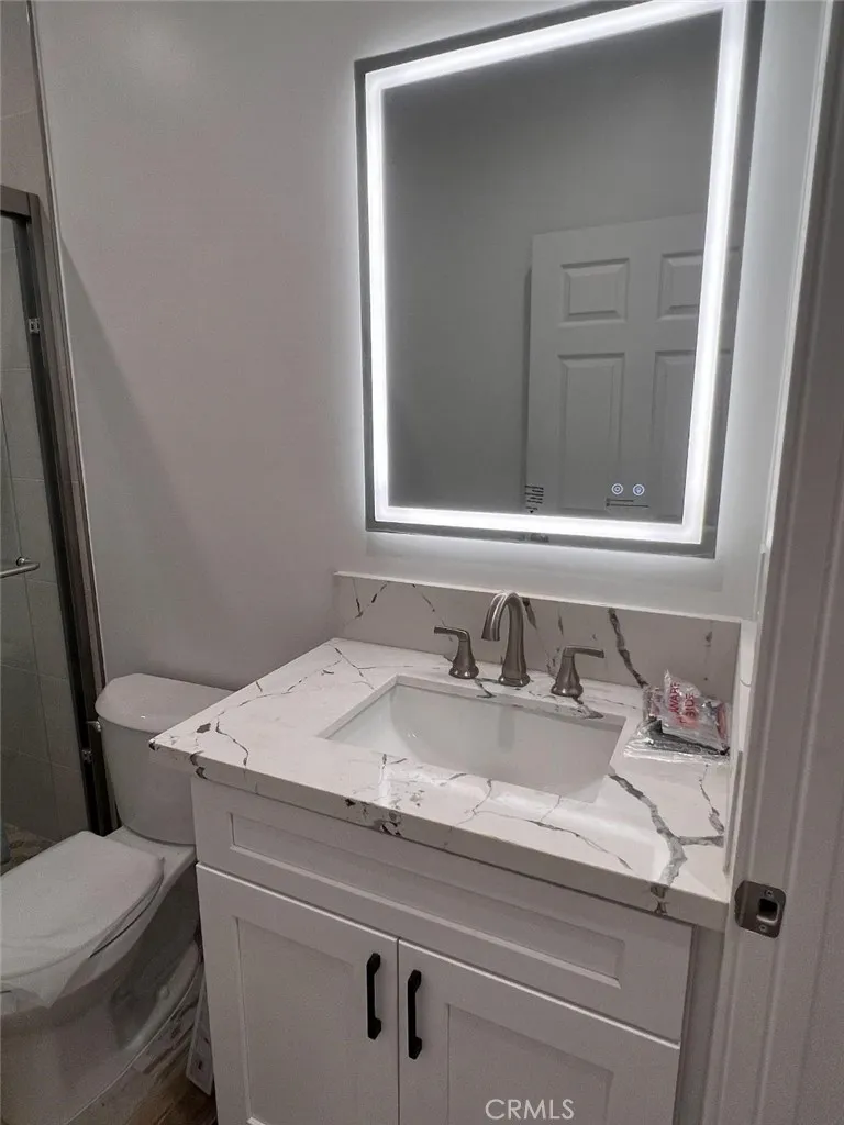 20517 Gault Street Los Angeles, CA 91306