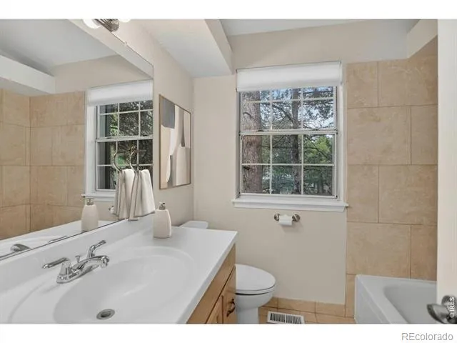 1939 Newland Court Lakewood, CO 80214