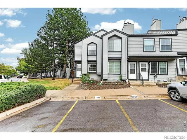 1939 Newland Court Lakewood, CO 80214
