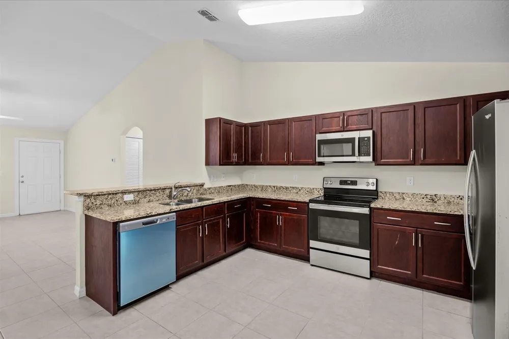 8736 98TH COURT Vero Beach, FL 32967