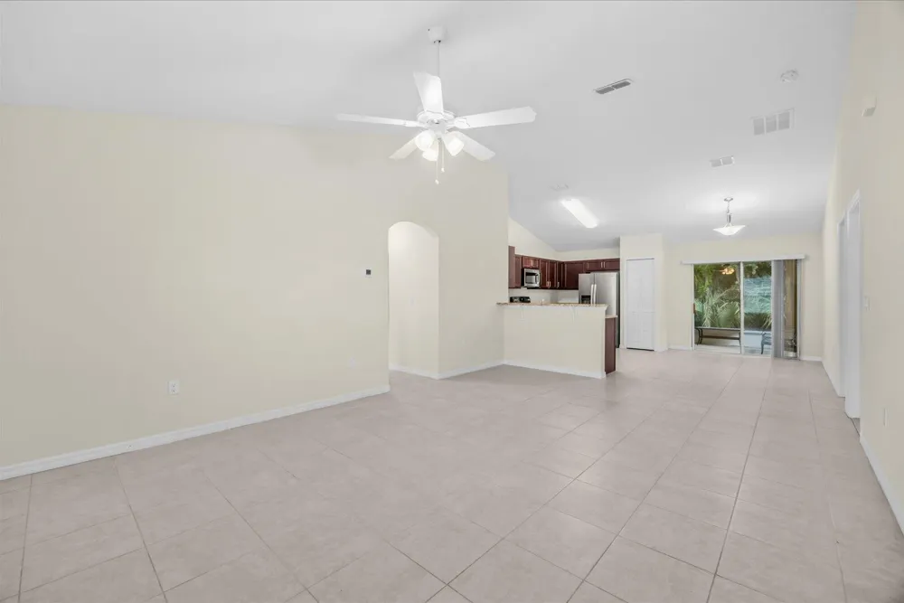 8736 98TH COURT Vero Beach, FL 32967