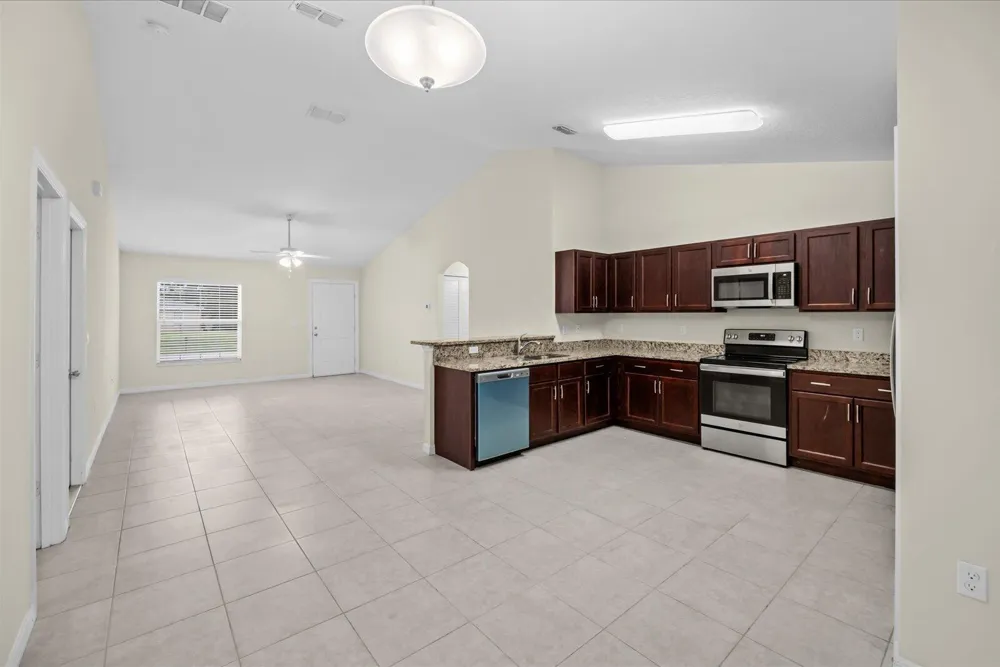 8736 98TH COURT Vero Beach, FL 32967