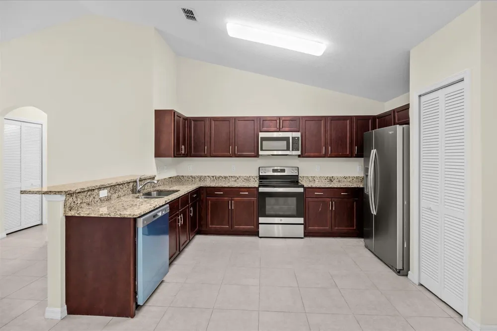 8736 98TH COURT Vero Beach, FL 32967