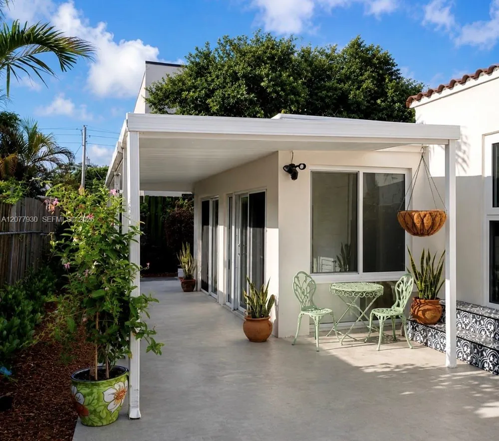 2740 SW 4th ST #REAR Miami, FL 33135