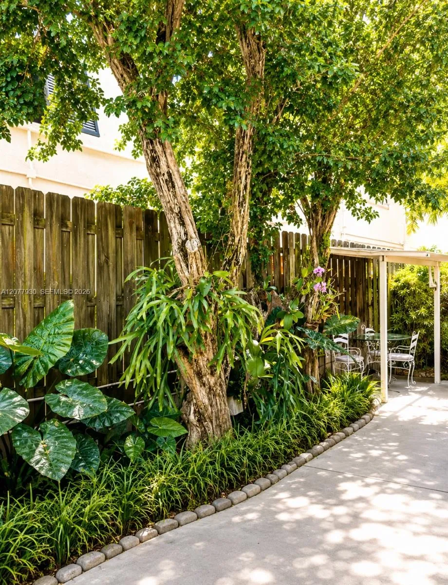 2740 SW 4th ST #REAR Miami, FL 33135