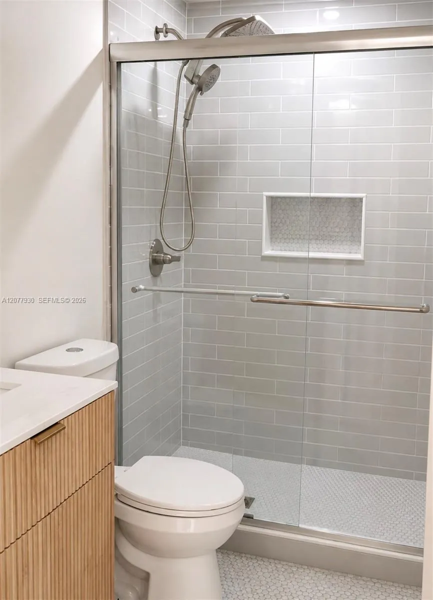 2740 SW 4th ST #REAR Miami, FL 33135