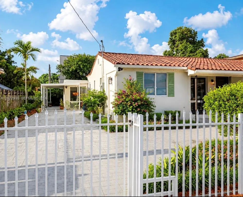 2740 SW 4th ST #REAR Miami, FL 33135