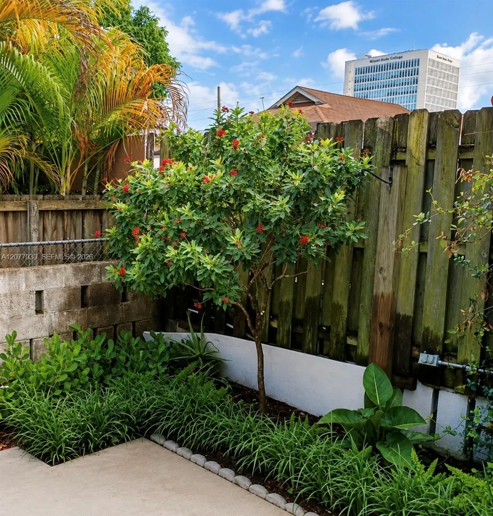 2740 SW 4th ST #REAR Miami, FL 33135