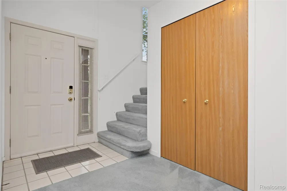 509 Winwood Circle Walled Lake City, MI 48390