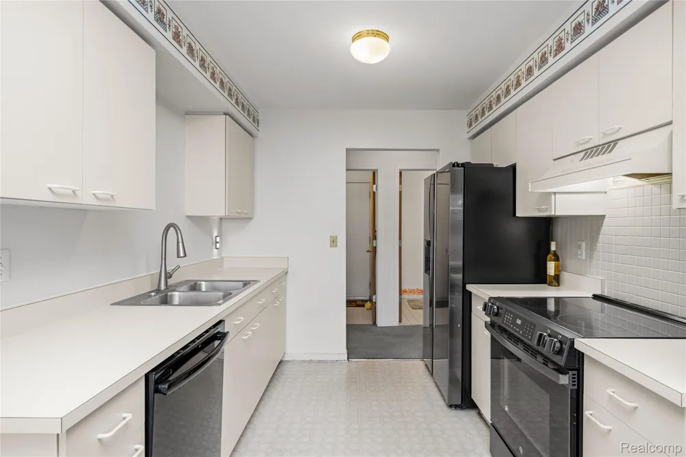 509 Winwood Circle Walled Lake City, MI 48390