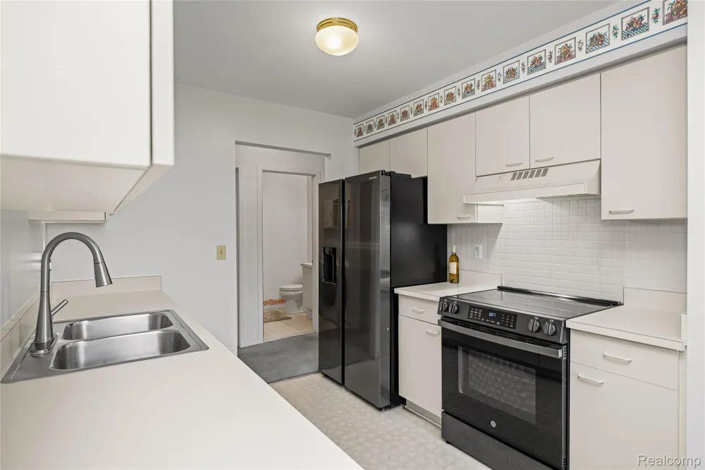 509 Winwood Circle Walled Lake City, MI 48390