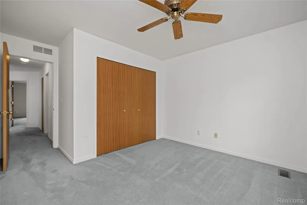 509 Winwood Circle Walled Lake City, MI 48390