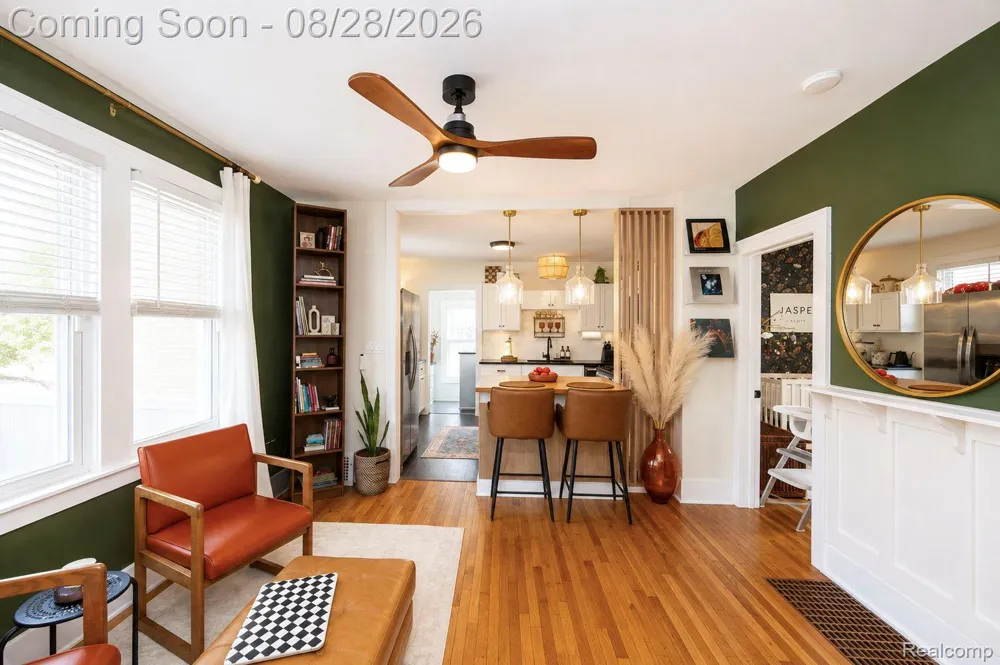 541 Clinton Street Wyandotte City, MI 48192
