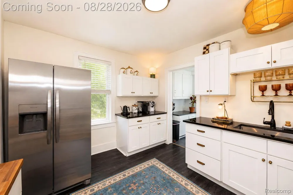 541 Clinton Street Wyandotte City, MI 48192