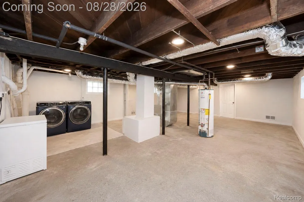 541 Clinton Street Wyandotte City, MI 48192