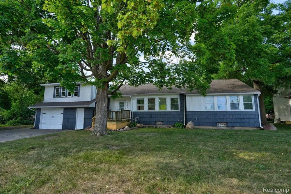 2357 Southampton Avenue Grand Blanc Charter Township, MI 48507