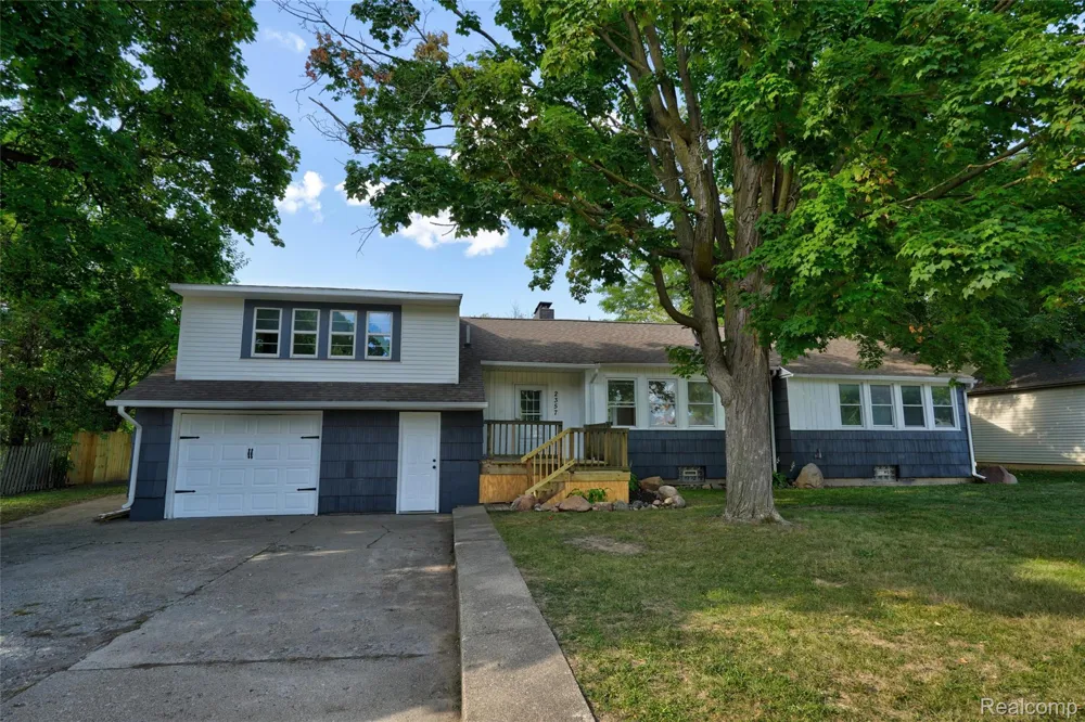 2357 Southampton Avenue Grand Blanc Charter Township, MI 48507
