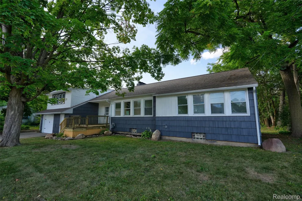 2357 Southampton Avenue Grand Blanc Charter Township, MI 48507