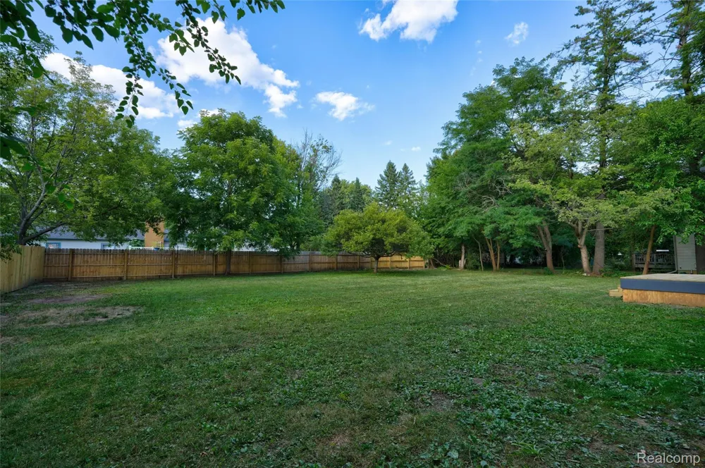 2357 Southampton Avenue Grand Blanc Charter Township, MI 48507